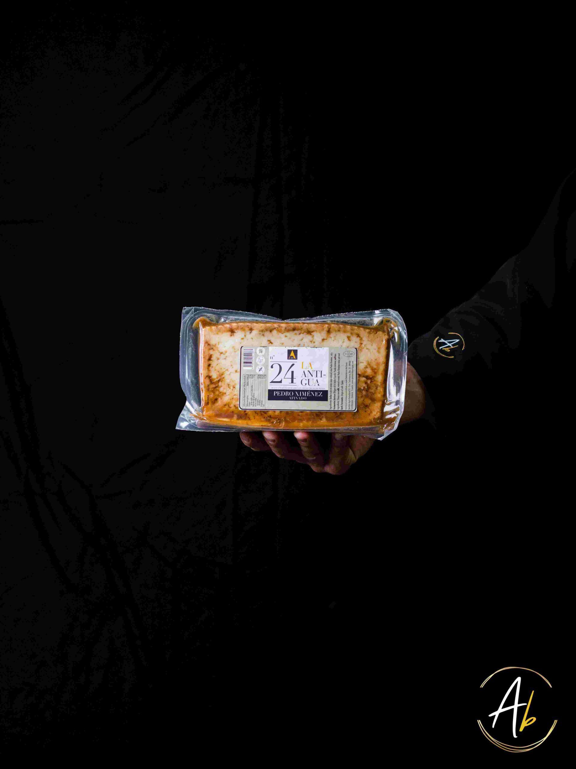 Queso Añejo con Pedro Ximenez - Cuña de 200-250g